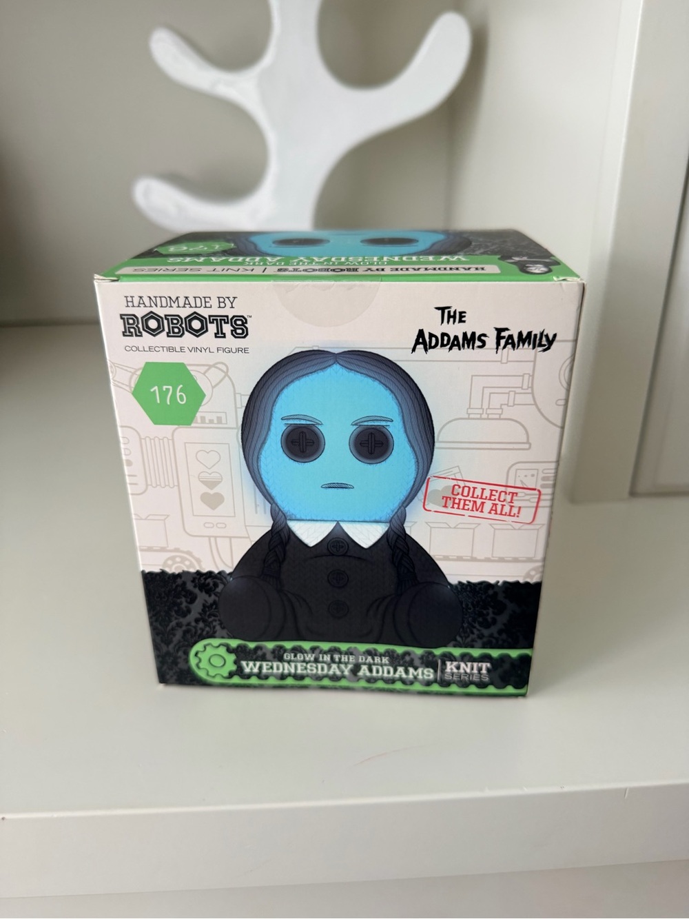 Wednesday Addams Handmade by Robots Full SZ Vinyl Figure Fan Expo Exclusive NEW - Picture 8 of 10